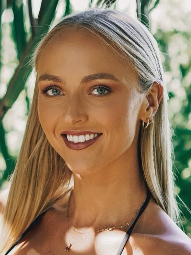 OnlyFans Creator Annie Knight Hospitalized After 583-Person Stunt Leaves Her Bleeding