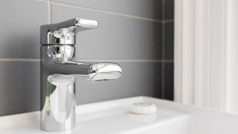 Texas Woman Dies After Nasal Rinse with Contaminated Tap Water; CDC Confirms Brain-Eating Amoeba