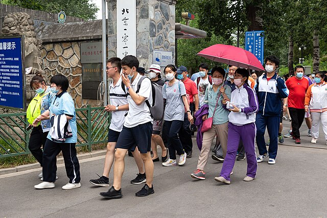 China’s Top AI Platforms Go Dark to Stop Cheating During Gaokao 