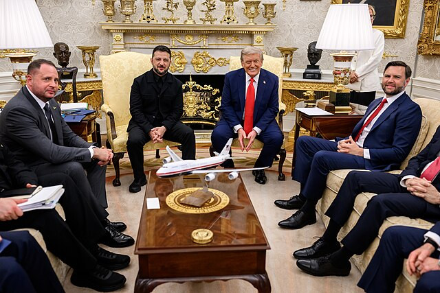 Trump Rejects Ceasefire Plan as Zelenskyy Presses for Security Guarantees at White House Meeting