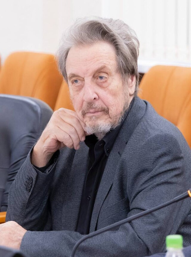 Errol Musk’s Explosive Race Remarks Reignite Scandal Over Stepdaughter Relationship