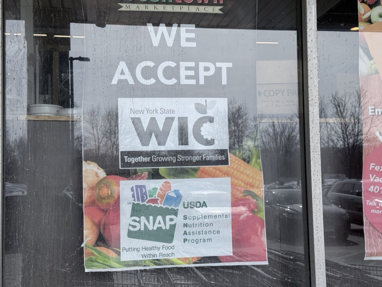 SNAP Enrollment Drops 3.5 Million as New Work Rules and Immigrant Limits Reshape Food Aid