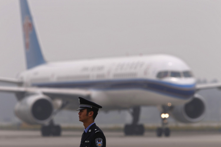 Chinese Co-Pilot Sucked Halfway Out Plane At 32,000 Feet After Cockpit Windscreen Shatters