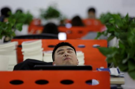 Sleeping In On Weekends May Help You Live Longer