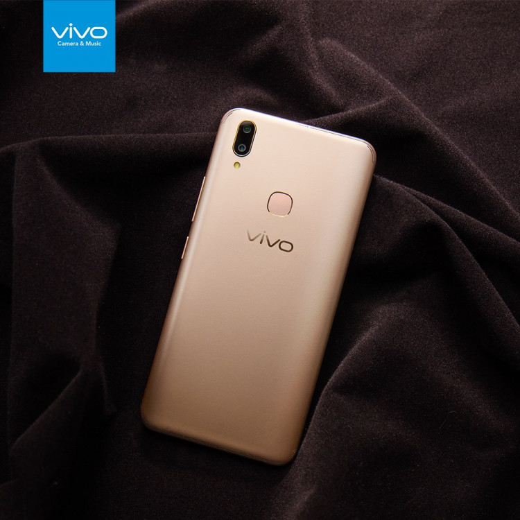 Stay at the centre of attention with the elegant