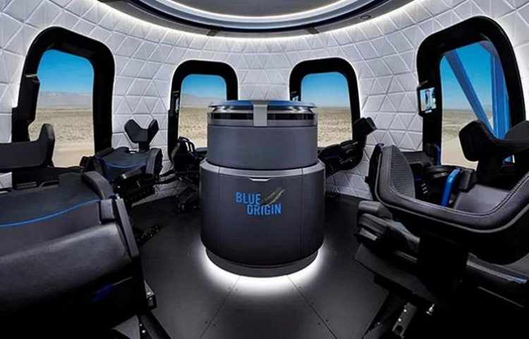 Space tourist shuttle