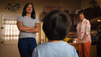 The show's executive producer, Brad Silberling, and Gina Rodriguez teased 'Jane the Virgin' Season 5's upcoming season finale.