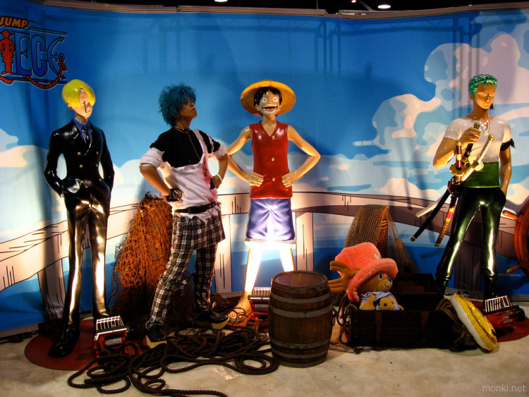 After the previous chapter gave a glimpse to Bepo, Shachi, and Penguin, there are theories the Straw Hat Pirates and the Heart Pirates would be reunited.