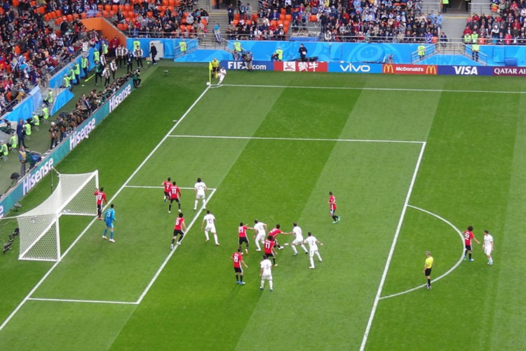 2018 FIFA World Cup Group A march EGY-URU - Carlos Sánchez corner