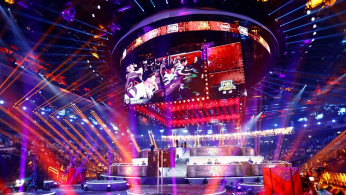 E-sports fanatic who dropped out of high school eyes pro career