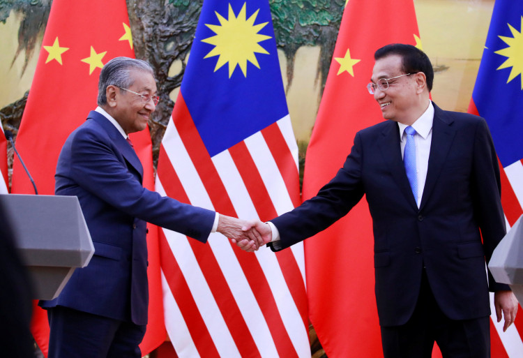 Malaysia's Prime Minister Mahathir Mohamad and China's Premier Li Keqiang