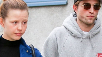 Robert Pattinson and Mia Goth Not Dating, Despite Report