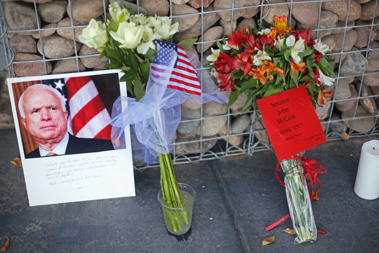 Mourners pay respects to late U.S. Senator John McCain