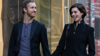 Anne Hathaway Stuns Husband With Gorgeous Legs While Attending The Venice Film Festival
