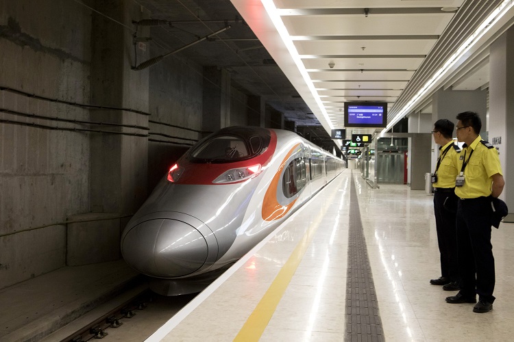 A Mid-Autumn Festival Lantern Caused Power Outage on Hong Kong's MTR, Slowed Down Services