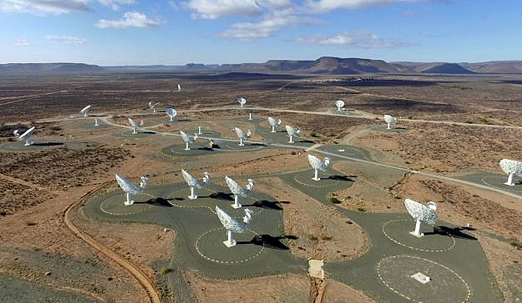 Looking for smart aliens