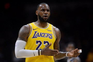 Lebron James Far From Living Like A King In Orlando Yet Remains Fiercely Competitive