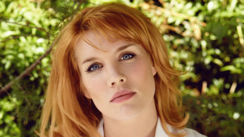 Netflix announced on Twitter on Tuesday, October 23, the coming of Emerald Fennel to play the role of the young Camilla.