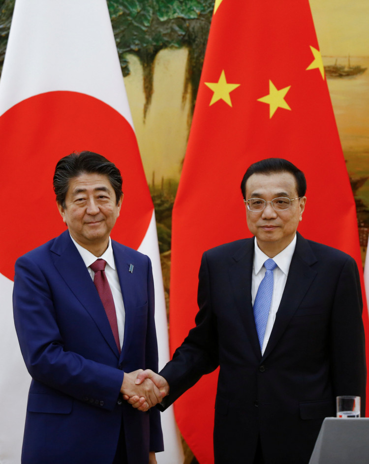 Chinese Premier Li Keqiang and Japanese Prime Minister Shinzo Abe