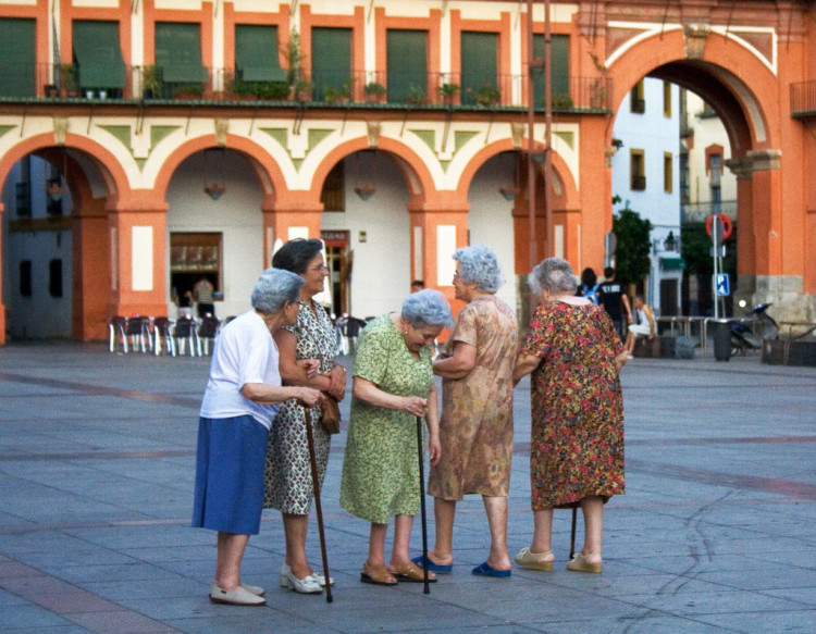 New research from the UK revealed that elderly people who want to prolong their life have to stay active and exercise regularly.