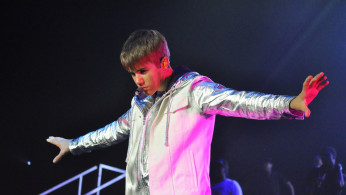 Justin Bieber now chopped off his long mane, and fans celebrated their favorite pop star's new do.