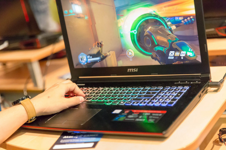 Overwatch auf einem Gaming-Notebook