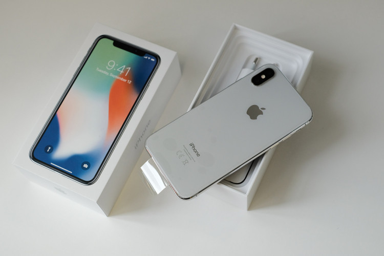 iPhone X