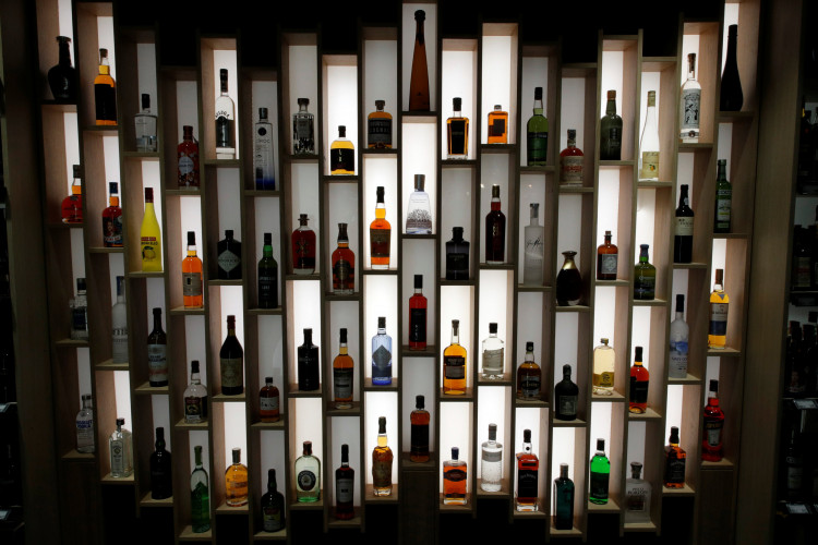 Compared to most countries, in which 18-years-olds are already legal to buy and consume a drink, the U.S. has a more strict law when it comes to drinking.