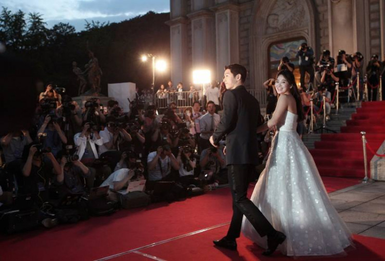 Song Hye Kyo and Song Joong Ki return to the small screen after their hiatus following their marriage. 