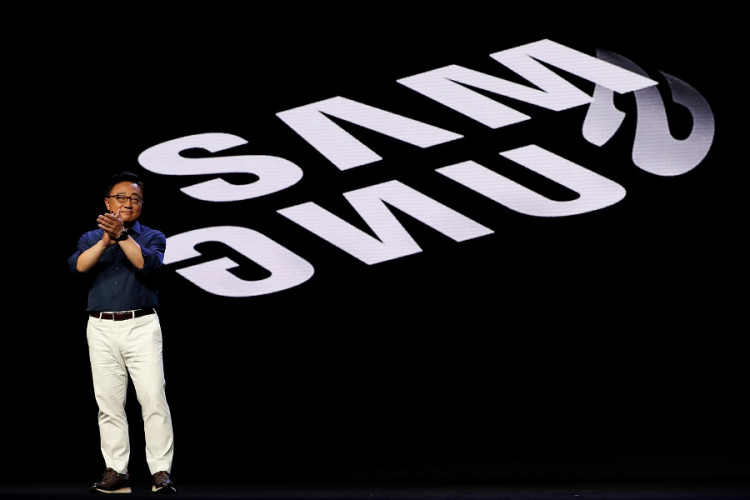 Samsung unveils foldable screen display in San Francisco