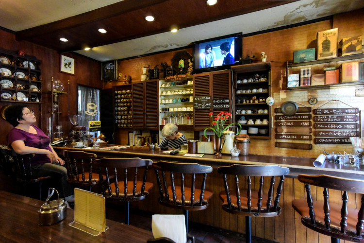 In this online age, everyone airs their opinion and comments in almost about everything - and advertisement doesn't shy away from it. 