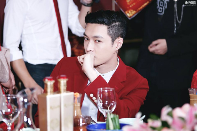 EXO Lay