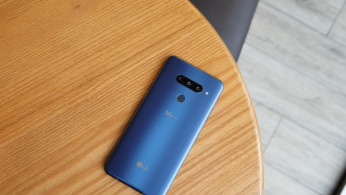 LG V40