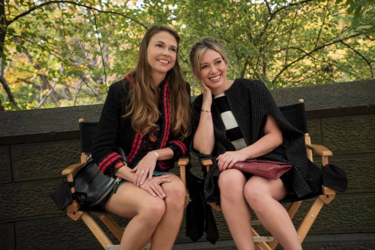 Sutton Lenore Foster and Hillary Duff star in "Younger."