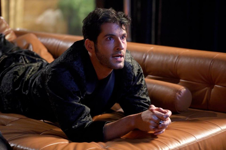 Things are getting more and more exciting as Netflix recently dropped 'Lucifer' Season 4 teaser photo, Tom Ellis teased bum scenes, and its showrunner hinted the unveiling of the show's release date.