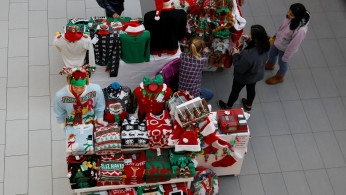 A new study revealed that there is a science behind the good feeling when you give a gift.