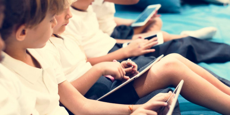 children on gadgets