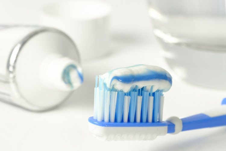 Essential Oils In Toothpaste Is Not Safe For Oral Health 