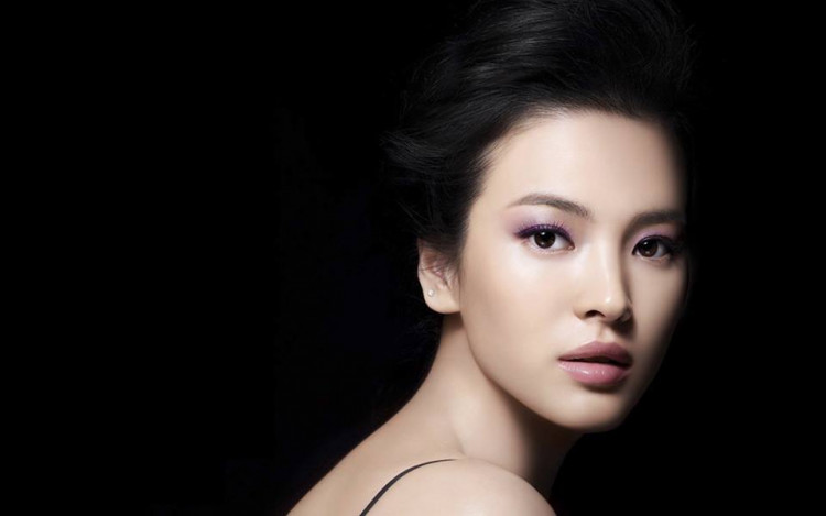 Song Hye Kyo has another role to do, and it is neither on the big nor the small screen this time.