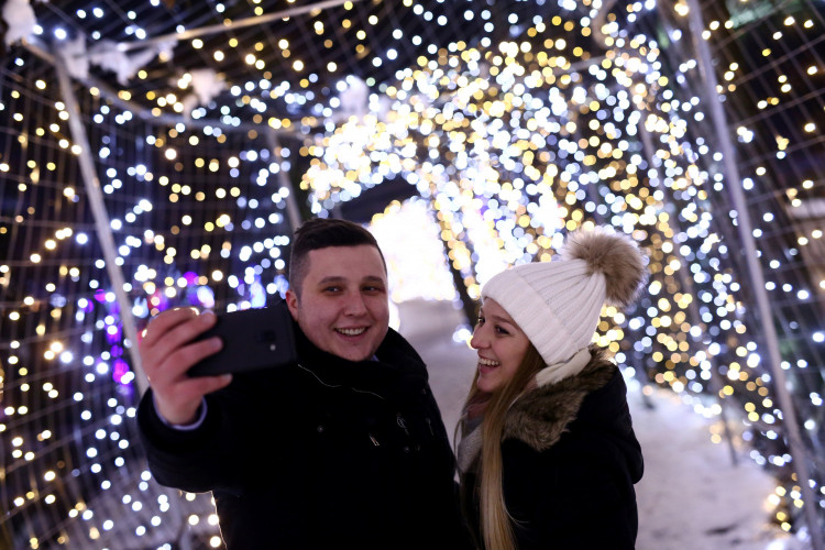 Mental health professionals believe there are some indications that show your heartbreak is turning into something more serious.