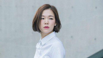 After admitting that she suffers from inferiority complex, Han Ye Ri will be back to the small screen. 