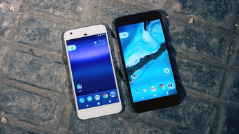 Google Pixel and Pixel XL smartphones