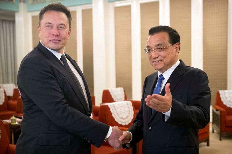 As he expressed his love for the Asian country, Elon Musk had the privilege to have a Chinese green card after Chinese Premier Li Keqiang offered him permanent residency.