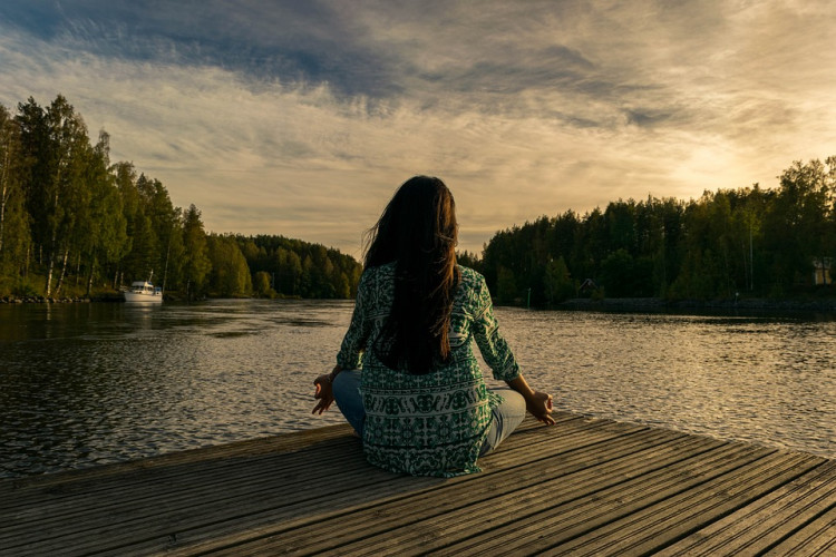 Mindfulness Training Can Help You Lose Weight