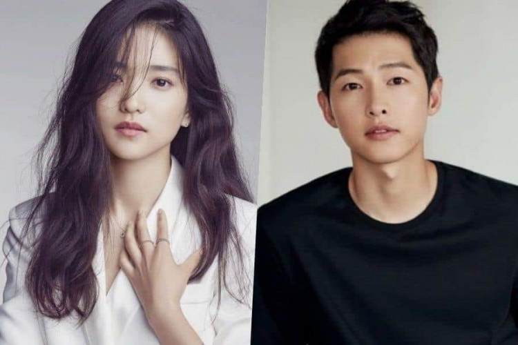 After the confirmation that Song Joong Ki will lead the new sci-fi movie 'Lightning Ship,' there are reports that Kim Tae Ri is in talks to be his female opposite.