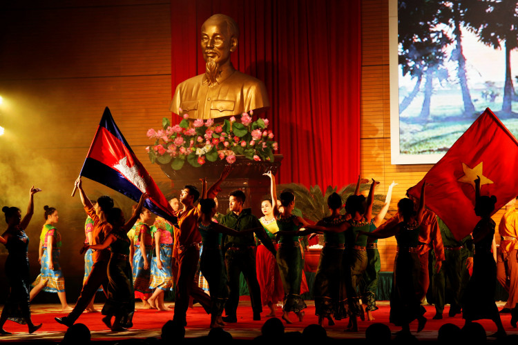 Vietnamese performers