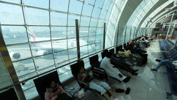 As there are some drunk-related issues happening onboard, is it still safe to serve alcohol while flying or should the airlines decide to ban it?