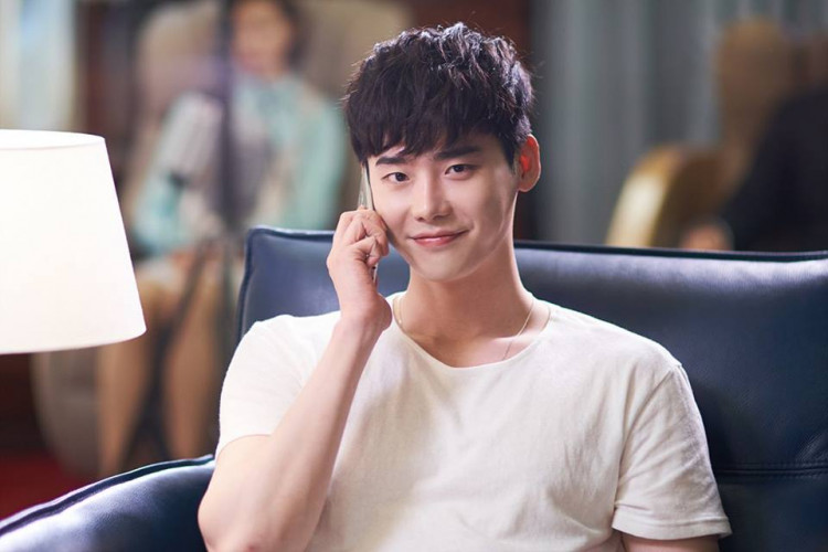 'I think I'll end up enlisting this year,' Lee Jong Suk said. 