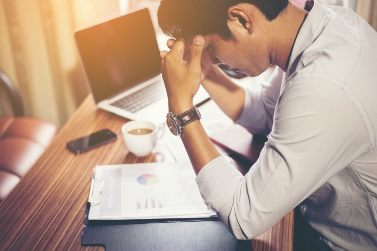 5 Signs Your Job Is Affecting Your Physical, Mental Health