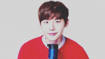 Lee Jong Suk's agency, A-Man Project, shuts down the rumors the 29-year-old actor will be enlisting this month.